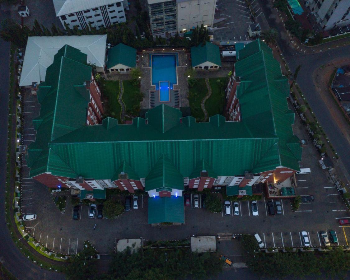 Hawthorn Suites By Wyndham Abuja Exterior photo